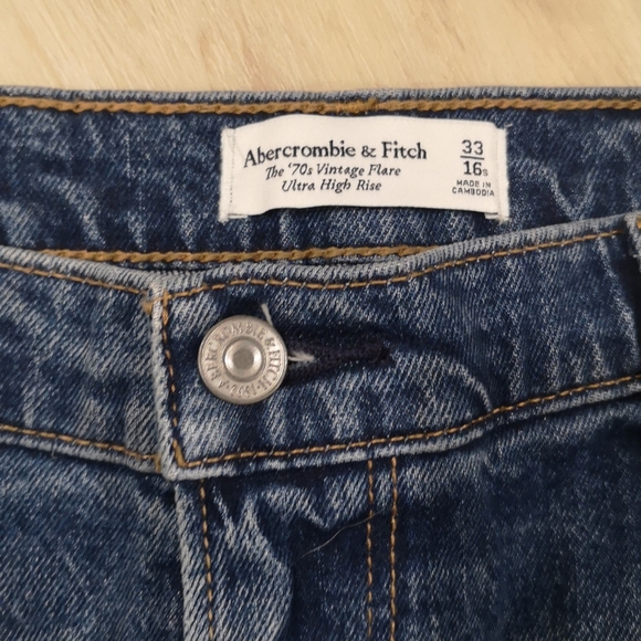 Abercrombie Flare Jeans NWOT - Picture 7 of 7